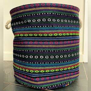 Woven laundry basket